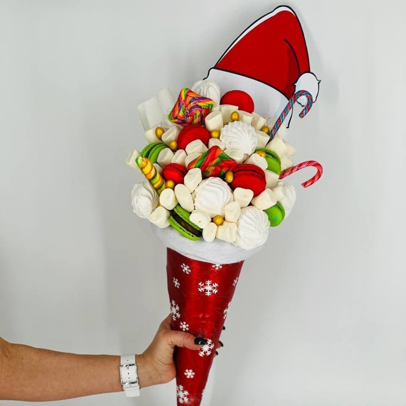 Podarok na Novij god sladkij buket rozhok iz zefira i makarons, standart