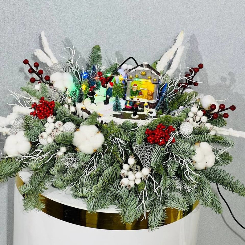 Novogodnij dekor muzikal_nij iz natural_noj hvoi nobilis, standart