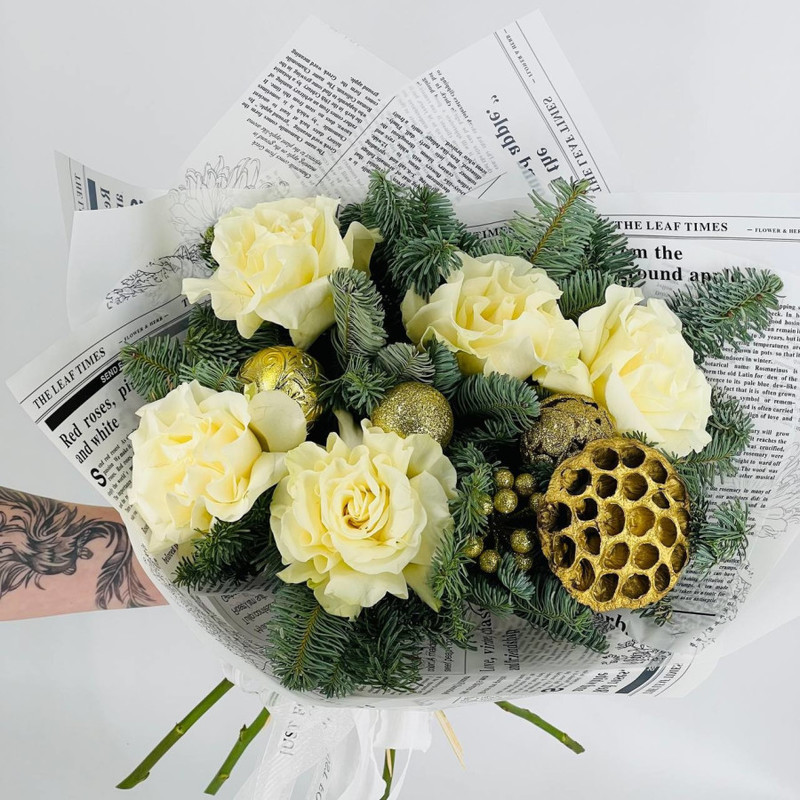 Зимний букет французских роз с веточками нобилиса, стандартный