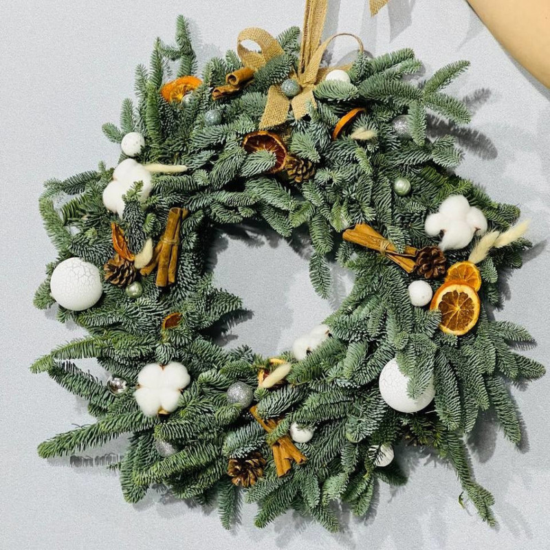 Венок на Новый год Рождество из нобилиса 60 см, стандартный