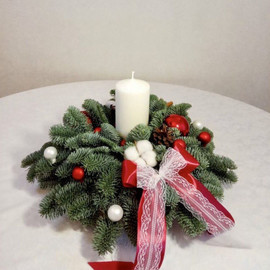 Букет рождественский на стол из нобилиса со свечой