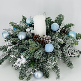 Svecha novogodnyaya s vetochkami natural_noj hvoi nobilis