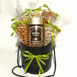 Buket iz snekov s kofe