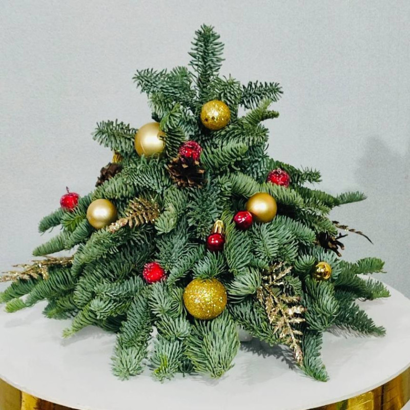 YOlochka ruchnaya rabota 30 sm iz natural_nogo nobilisa, standart