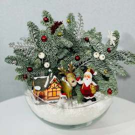 Новогодняя композиция в стеклянной колбе из нобилиса