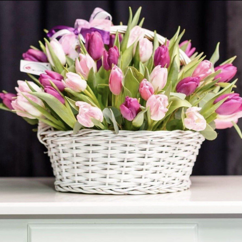 Корзина 101 тюльпан, стандартный