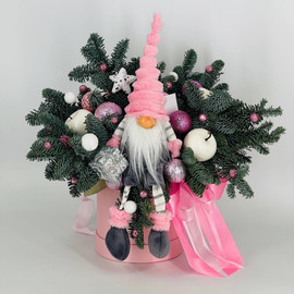 Подарок на Новый год букет из живого нобилиса с мягкой игрушкой ручной работы гном интерьерный