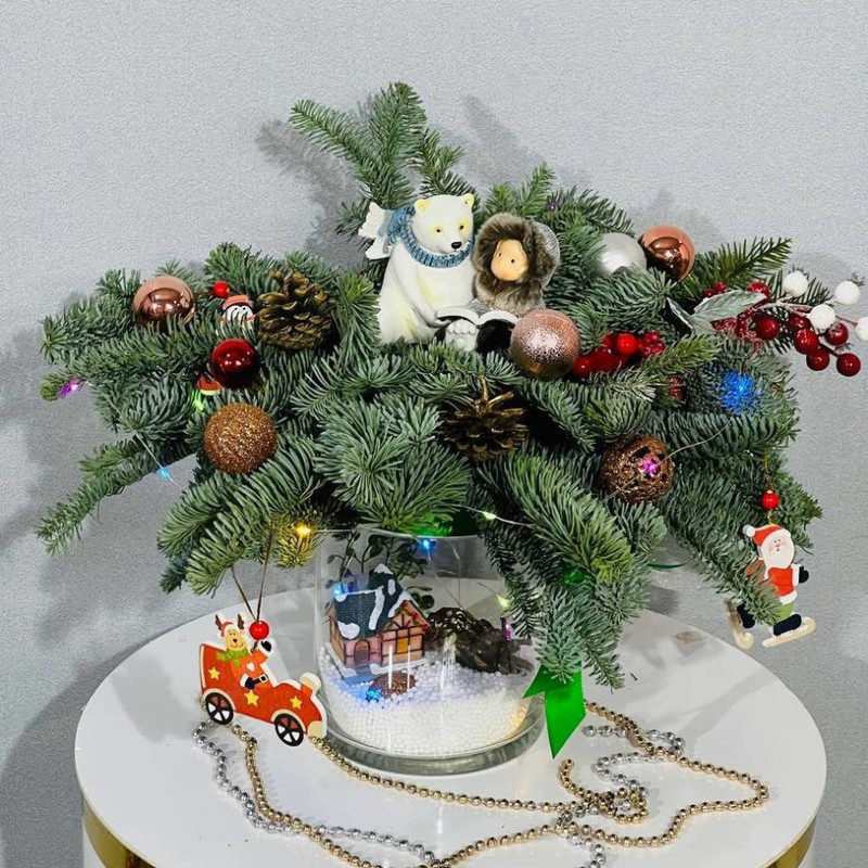 Новогодний подарок из живой ели нобилис в стеклянной вазе, стандартный