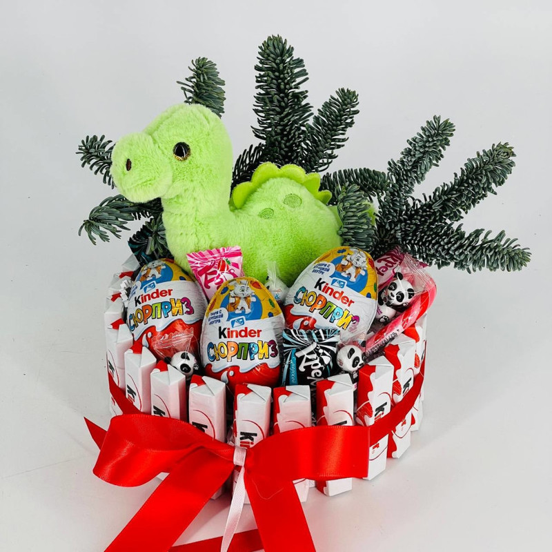 Tort iz shokoladok s igrushkoj drakonchik, standart