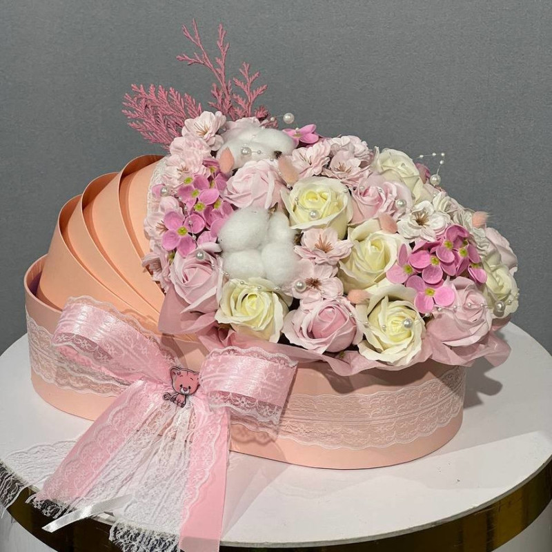 Подарок на выписку колыбель с мыльными розами. Дюлька с цветами, стандартный