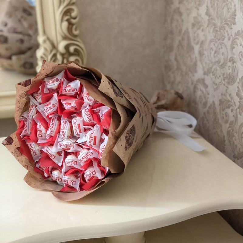 Сладкий букет из конфет Раффаэлло, стандартный