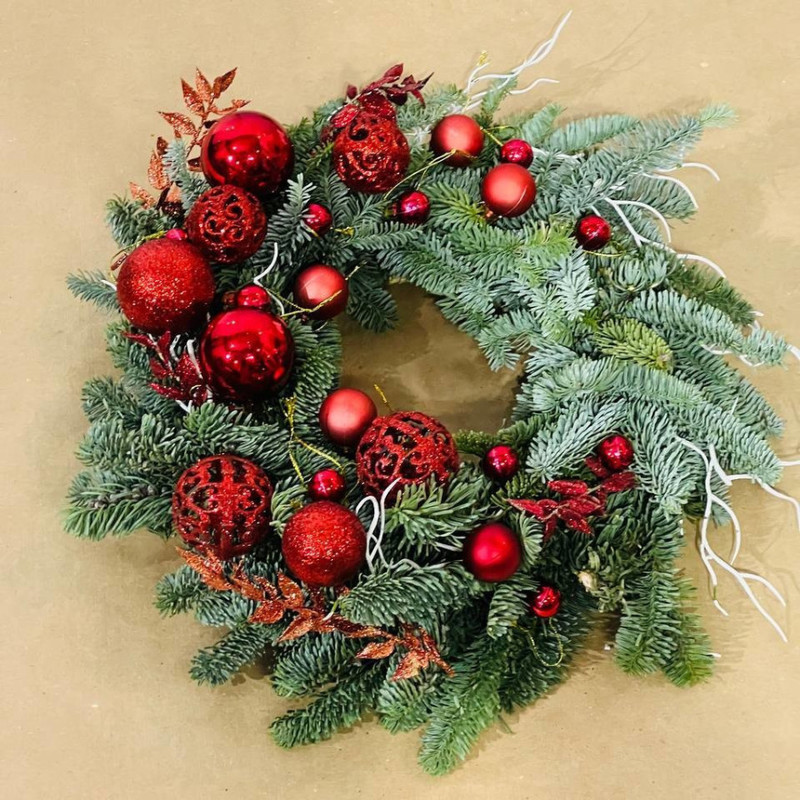 Венок зимний из натуральной ели нобилис 30 см, стандартный