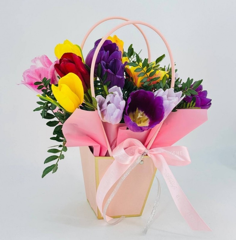 Сумочка с цветами. Букет тюльпанов, стандартный