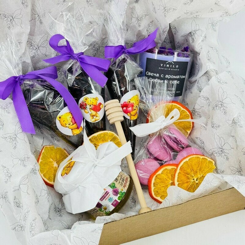 Подарочный набор чая с мёдом, пирожными макарони и свечой в стакане ручная работа, стандартный
