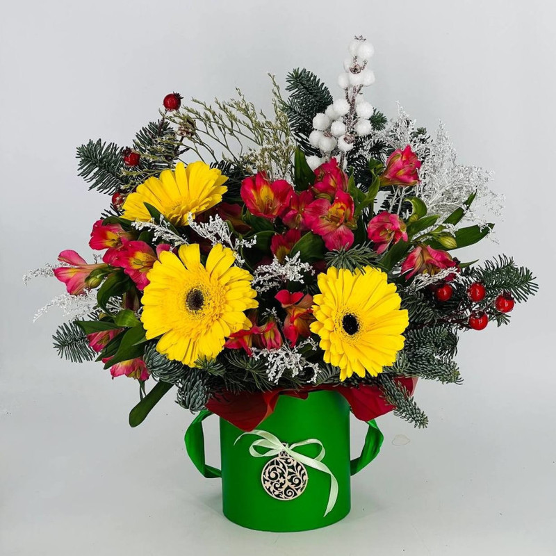 Яркий зимний букет с цветами и живым нобилисом, стандартный