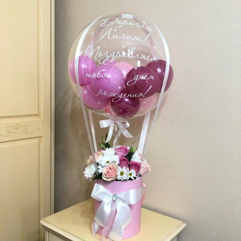 Микс букет с прозрачным шаром баблс. Розы и хризантемы, стандартный