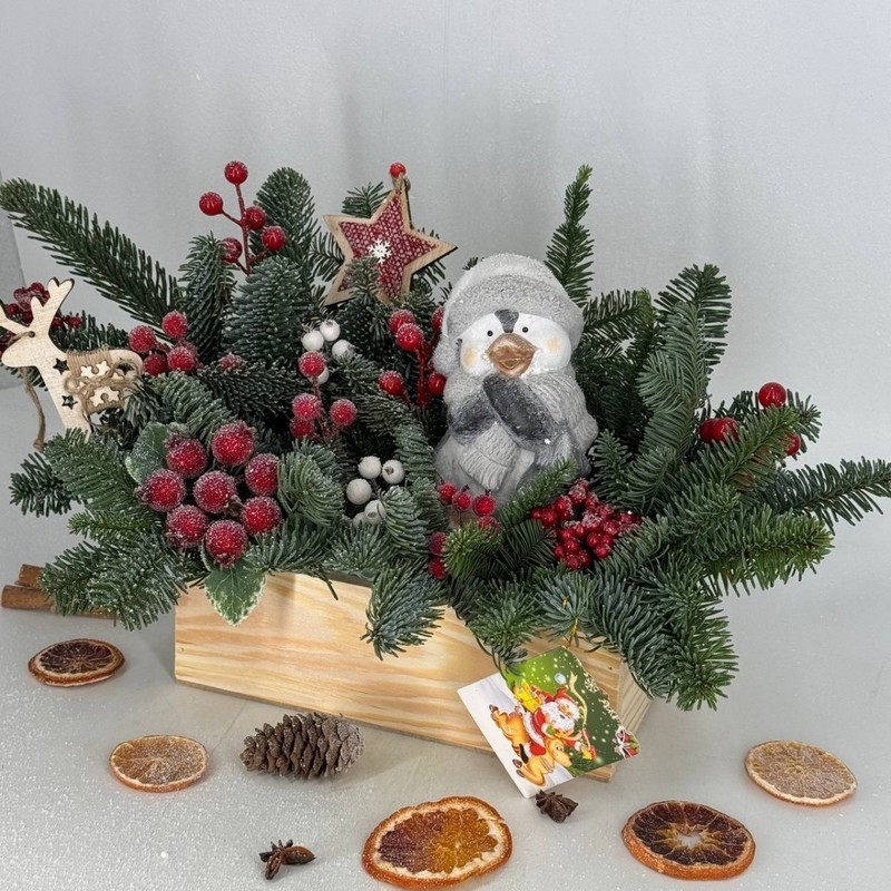 Интерьерная композиция из натурального нобилиса с новогодним декором, стандартный