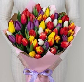 Bol_shoj buket 51 raznotcvetnij tyul_pan