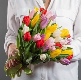 35 raznotcvetnih tyul_panov. Buket na den_ rozhdeniya, 8 marta