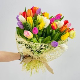 Buket iz 35 tyul_panov premium miks. Podarok devushke, zhenshine na den_ rozhdeniya, 8 marta