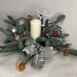 Rozhdestvenskaya kompozitciya iz nobilisa