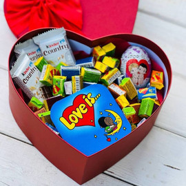 Podarok lyubimoj devushke na 14 fevralya serdtce so sladostyami