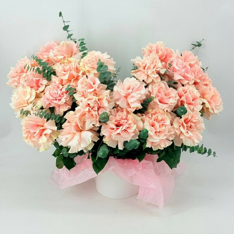 Большое сердце из розовых французских роз Pink Mondiale, стандартный