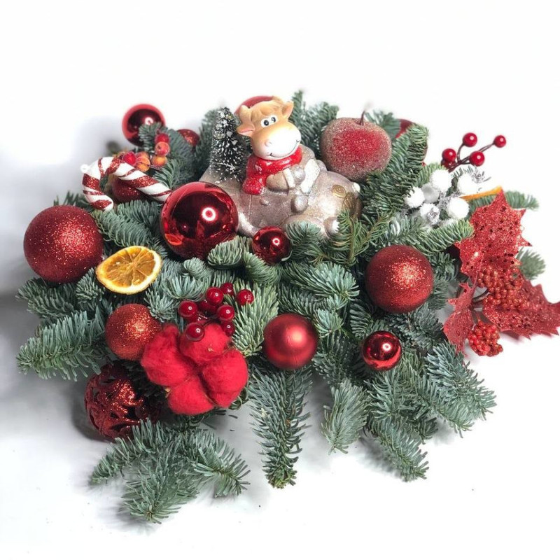 Букет из нобилиса с новогодним декором, стандартный