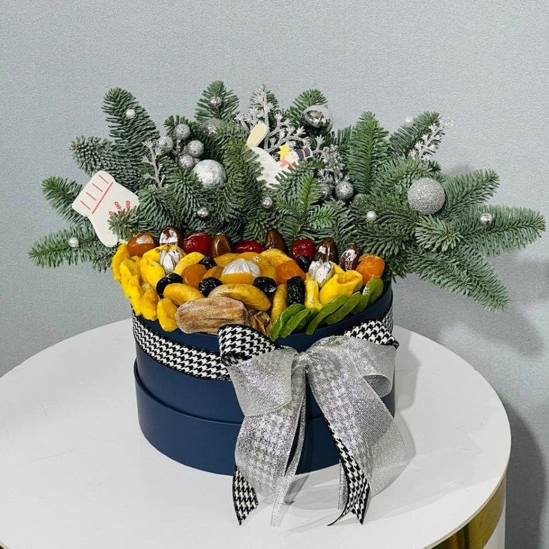 Букет из сухофруктов с веточками нобилиса, стандартный