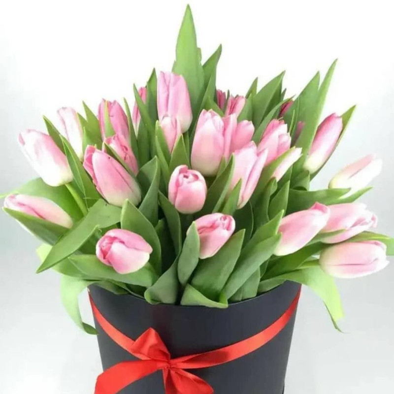 Тюльпаны розовые в шляпной коробке, стандартный