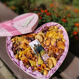 Подарочный набор сухофруктов и орехов на годовщину