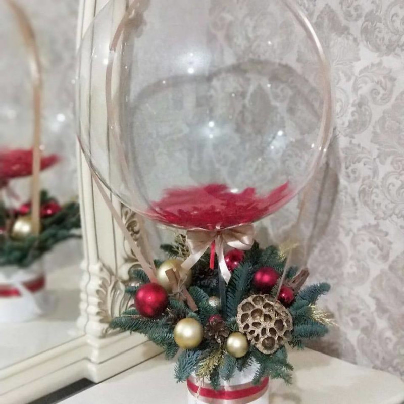 Букет на новый год с шаром и натуральным нобилисом, стандартный