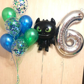 Фонтан шаров с Беззубиком  и цифрой 6 "Как приручить дракона"