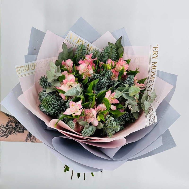 Букет из натурального нобилиса с альстромерией, стандартный