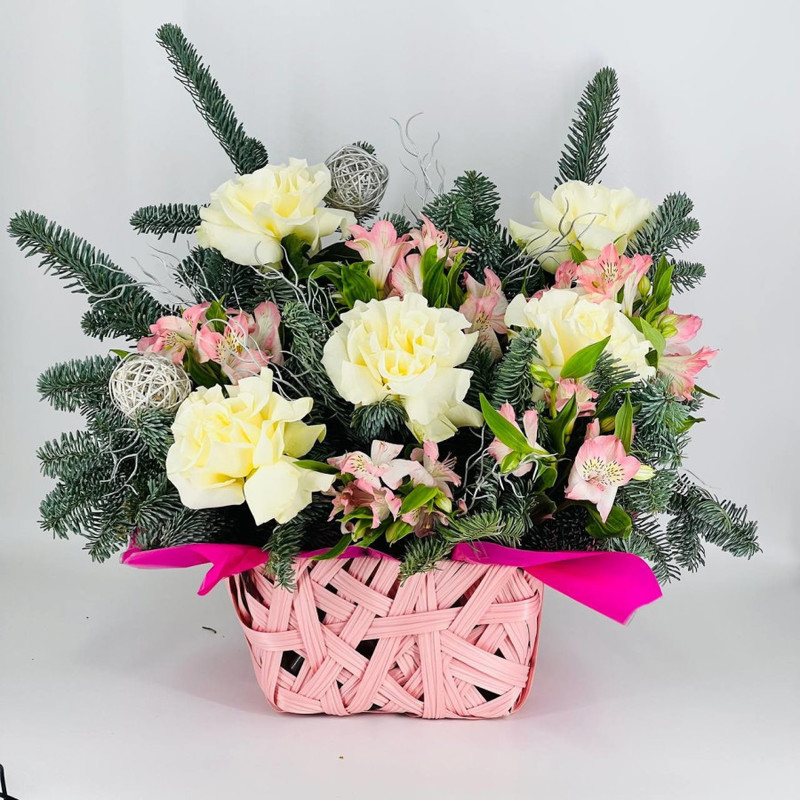 Novogodnyaya korzina s tcvetami i vetochkami nobilisa, standart