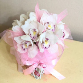 Букет из 9 белых орхидей