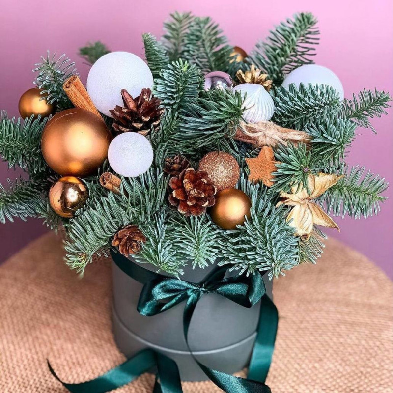 Букет новогодний в коробке из натурального нобилиса, стандартный