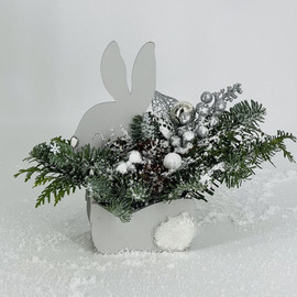 Zimnyaya kompozitciya iz nobilisa v kashpo zajchik