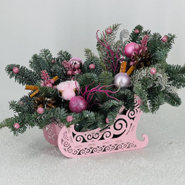 Inter_ernaya kompozitciya na stol iz natural_nogo nobilisa "Novogodnie sani"