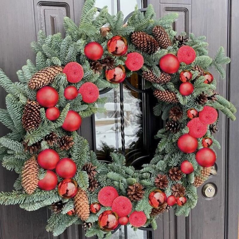 Rozhdestvenskij venok na dver_ iz nobilisa 70 sm, standart