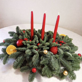 Рождественская  композиция со свечами из нобилиса
