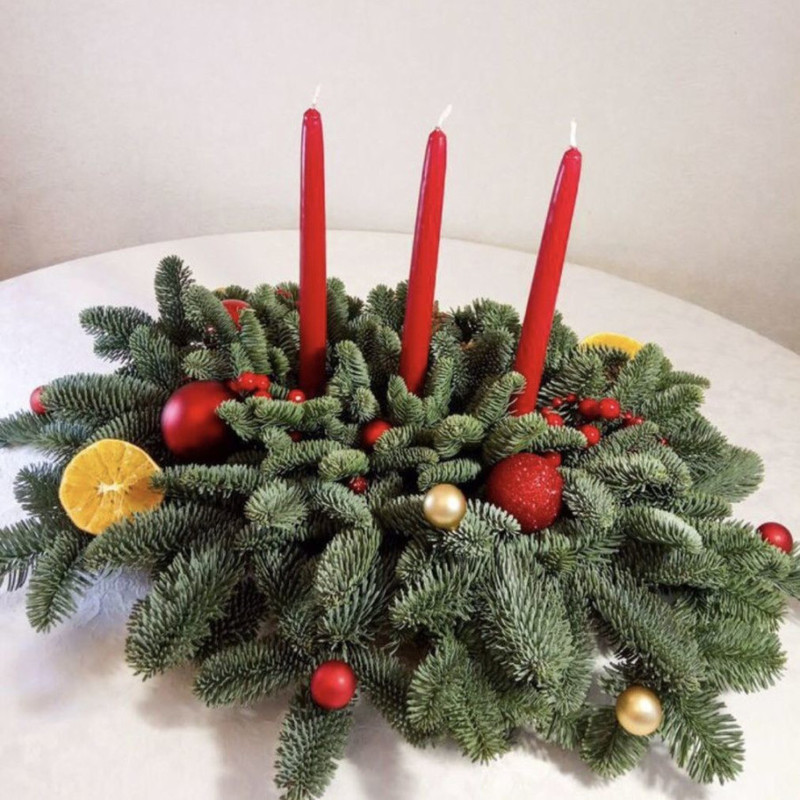 Rozhdestvenskaya  kompozitciya so svechami iz nobilisa, standart