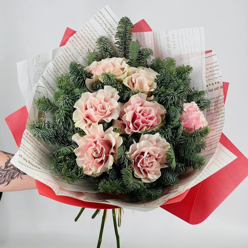 Zimnij buket iz frantcuzskih roz i vetochek nobilisa, standart