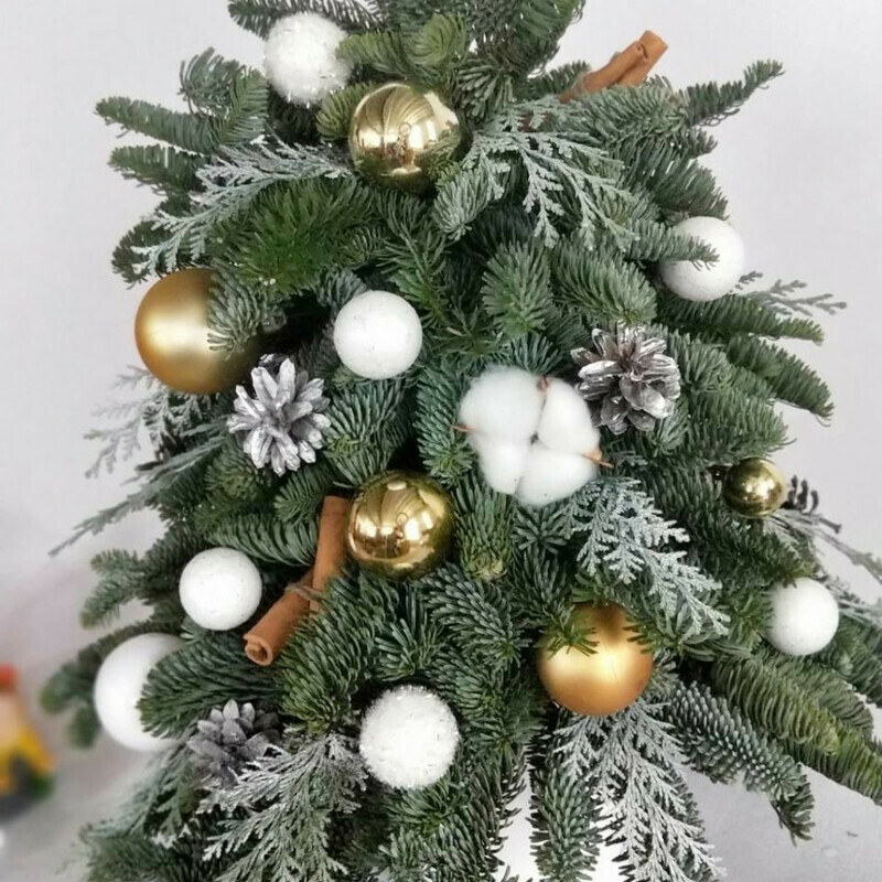 Elochka naryazhennaya iz vetok natural_nogo nobilisa 40 sm, standart