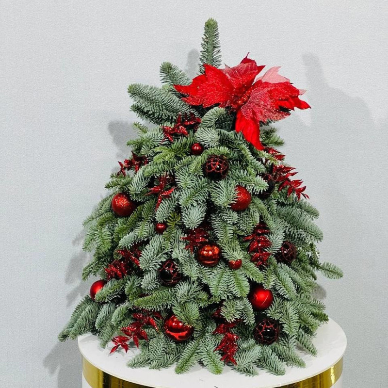 Новогодняя ёлочка из натуральной хвои нобилис с красным декором 50 см, стандартный