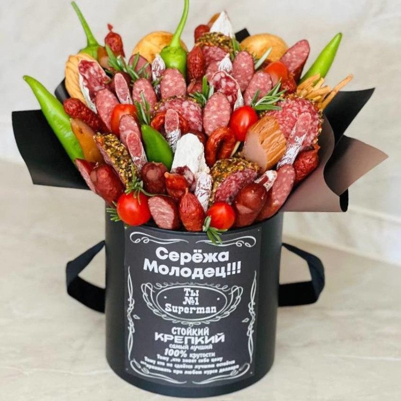 Съедобный букет для мужчины из колбасы сыра и закусок, стандартный