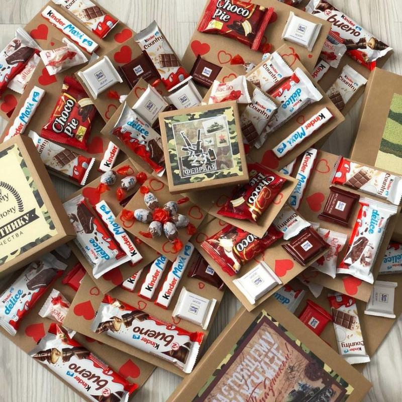 Korobka syurpriz dlya muzhchini na 23 fevralya. Raskladushka, standart