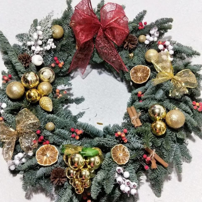 Венок из натуральной ели нобилис. Новгодний декор, стандартный