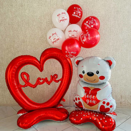 Bol_shaya kompozitciya sharov fotozona na 14 fevralya