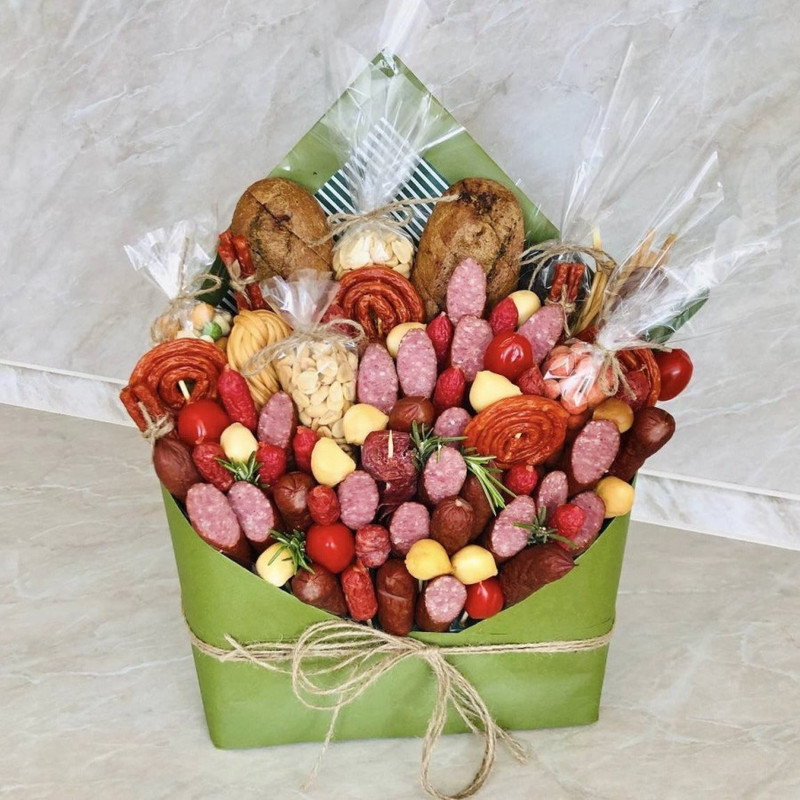 Мужской букет съедобный из колбасы и сыра, стандартный